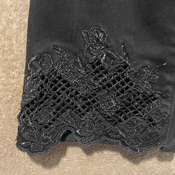 White House Black Market Jeans Womens 8 The Boot Crop Black Embroidered Rose - Picture 6 of 9